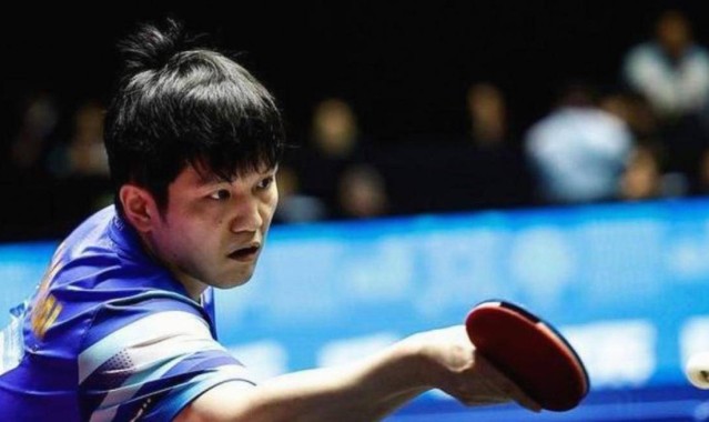 樊振东在德甲赛场挥手告别看哭全场观众，这才是真正顶级球星的风采和格局体现