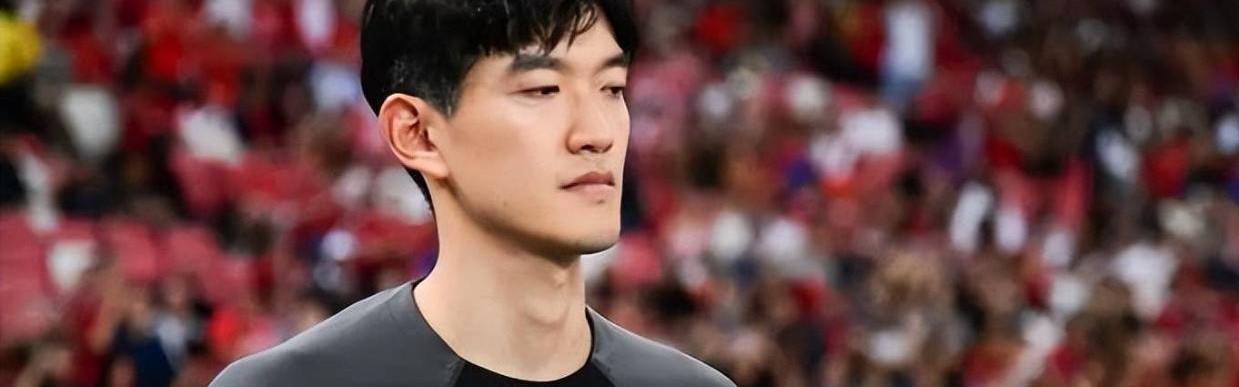 上港主力门将已跟俱乐部提前解约！下一轮德甲联赛将正式代表新东家多特蒙德完成加盟首秀被辟谣