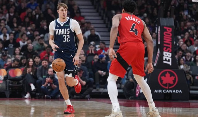 弗拉格17+8巴雷特31分 独行侠不敌猛龙7连败